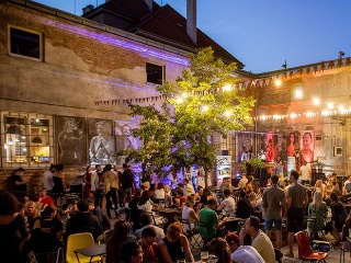 Tabačka v auguste privíta