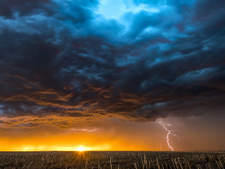 Pred príchodom BÚRKY sa