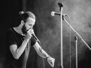 Nadžánrová dvojica JeN Hovorka