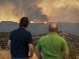 Lesný požiar sužuje Andalúziu.
