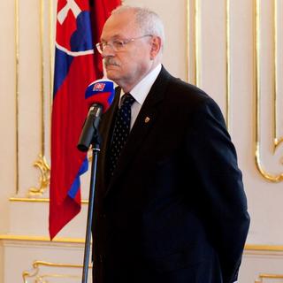Gašparovič vyhlásil referendum o