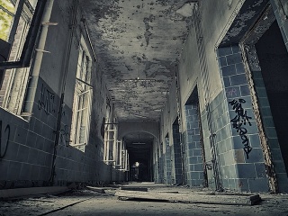 Opustené vinárske závody ukrývajú