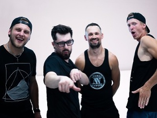 Kapela Niečo Navyše má