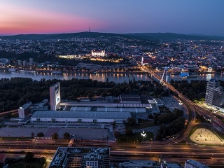 Sleduj nočnú Bratislavu z