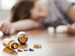 Otrava liekmi hrozí aj