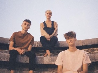 Indie kapela Alltide, inšpirovaná