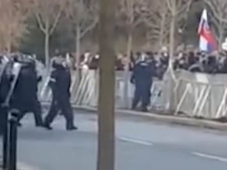 Silvestrovskí policajti, simulant a