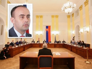 Politológ o voľbe generálneho