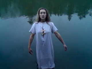 Eniesa predstavila zimomriavkový videoklip