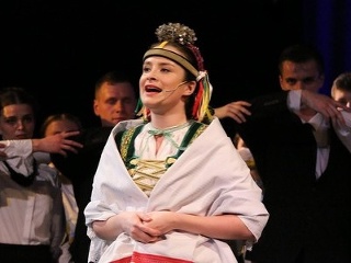 Folklórny súbor Hornád vydáva