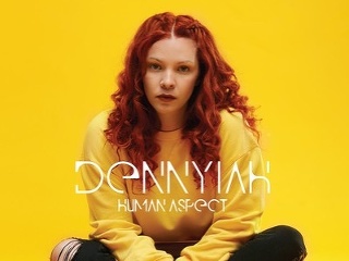 Prehliadnuť ich debut by