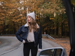 Pôvabná Alex má brutálny