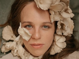 Tante Elze ukončí ticho