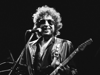 Bob Dylan predal práva