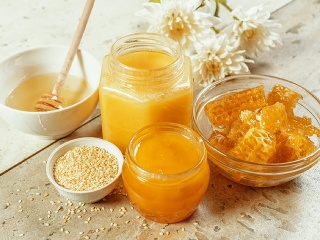 Propolis, materská kašička aj