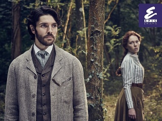 Pri nakrúcaní seriálu Živí