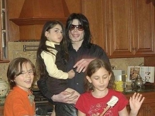 UNIKÁTNE FOTO detí Michaela Jacksona (†50): Spolu na červenom koberci... Takto dnes vyzerajú!