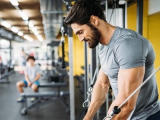 Týmto pod vianočným stromčekom