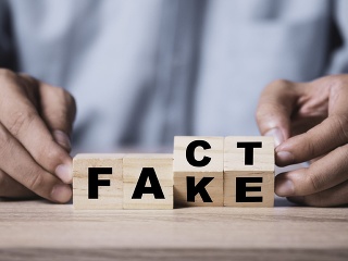 Konšpirácie a hoaxy: Prečo