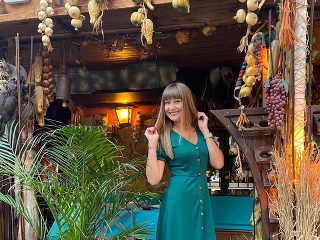 Lenka si zbalila veci