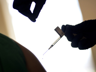 KORONAVÍRUS Čína schválila vakcínu