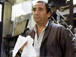 Umelecké nebo plače: Zomrel