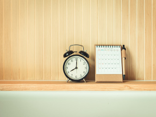 Starý kalendár, hojdacie kreslo