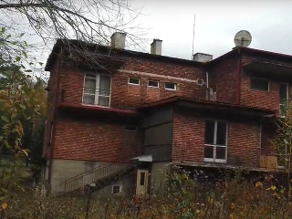 Opustený dom je plný