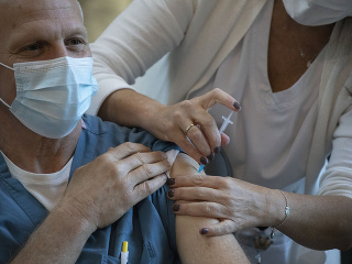 V Izraeli spustili očkovanie
