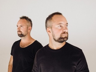 Elektronické duo Bratři je