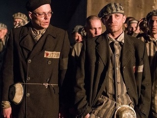 Náplasť za odloženú premiéru: