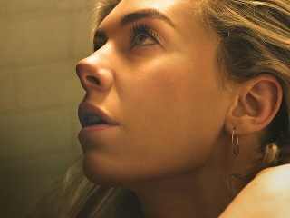 RECENZIA Vanessa Kirby sa