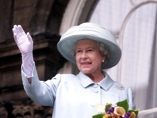 Kráľovnú Alžbetu obdivujú ľudia