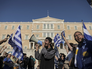 Protesty v Grécku pokračujú.
