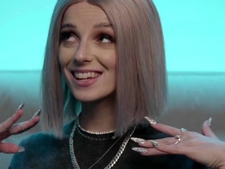 Speváčka Sima podstúpila plastickú