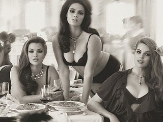 Ženy s krivkami získavajú