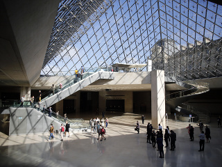 Louvre znovu otvorili pre