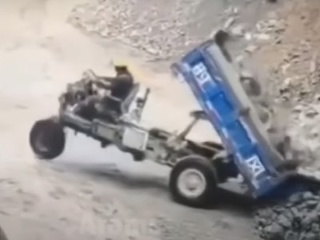 Za toto dostali výplatu?