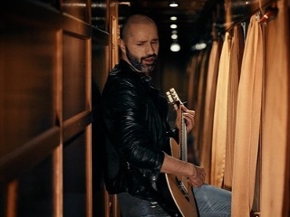 Robo Opatovský zverejnil videoklip