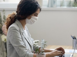 Prieskum: Ľudia, ktorí chodia