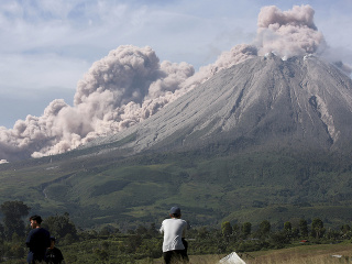 Indonézska sopka Sinabung sa