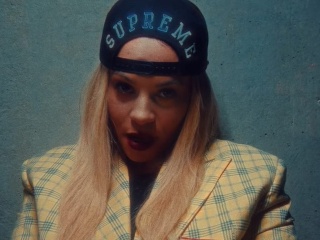 Tina chce byť slobodná