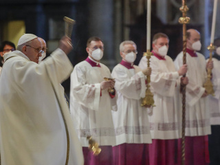 Katolícki kňazi nemôžu požehnávať