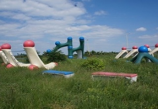 Zničené preliezky vyvolali vlnu