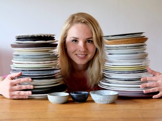 Lucia tvorí recepty, pri