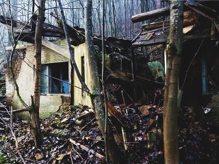 Opustené miesto dýcha dlhoročnou