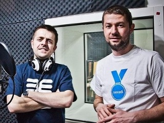 Pucung bude online, na