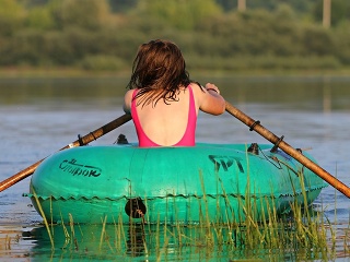 Bazén, nafukovací čln a