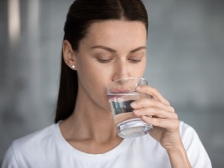 Koľko vody denne pijete?