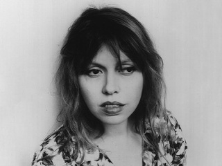 Zomrela Anita Lane, súputníčka